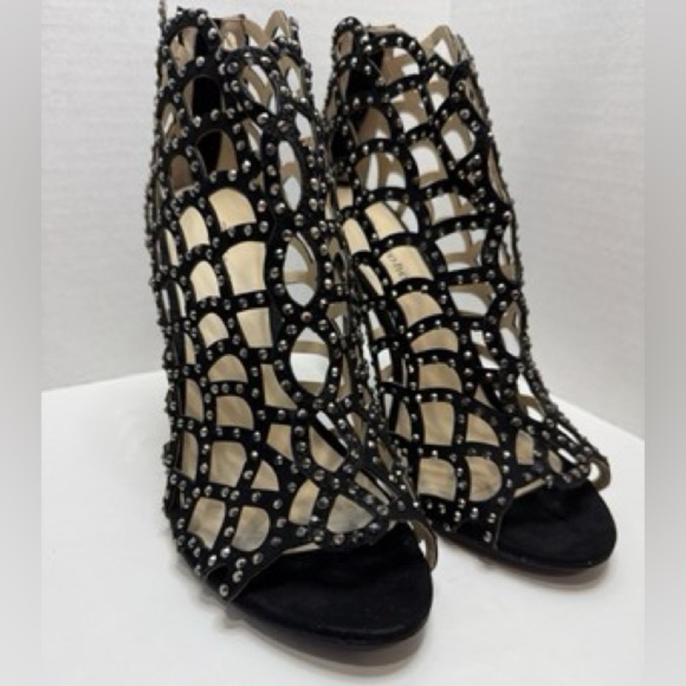 Heels - Picture 2 of 2